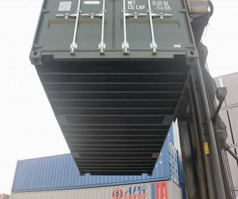 Shipping containers transportation service UK